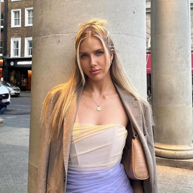 Poznata manekenka 12 godina glumila da je gluha