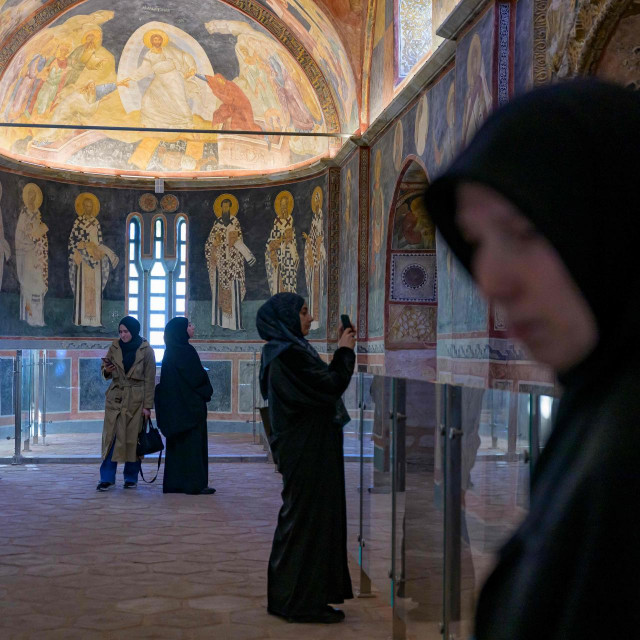 Drevnu crkvu Hora pretvorio je iz muzeja u džamiju