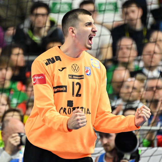 Matej Mandić