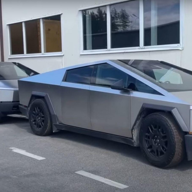 Zaplijenjena dva Tesla Cybertrucka