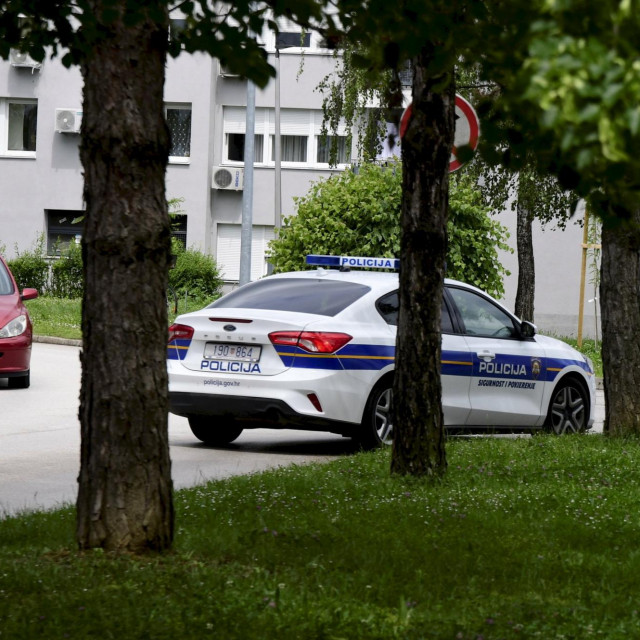 Policijsko vozilo u Zaprešiću