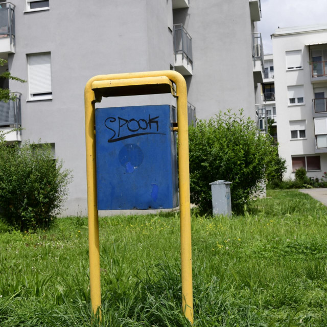 U Zaprešiću je u kanti za smeće ostavljeno novorođenče