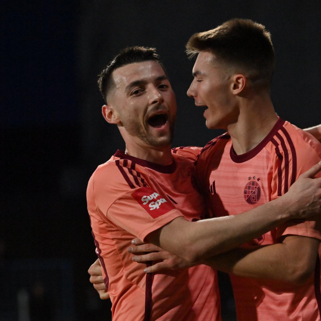 Moreno Zivkovic slavi gol (desno)