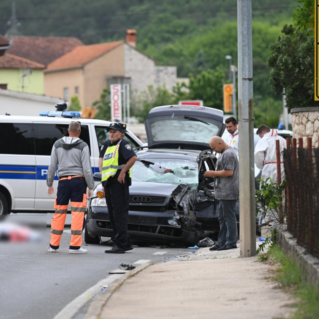 Policijski očevid u Sinju nakon prometne nesreće
