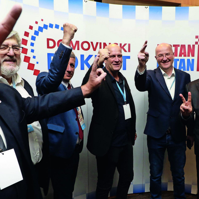 Slavlje u stožeru Domovinskog pokreta nakon izbora