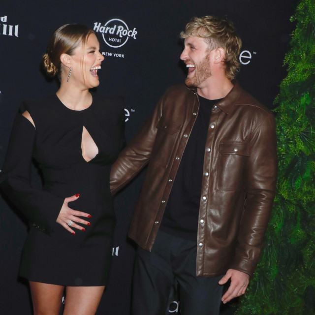 Dobro raspoloženi Nina Agdal i Logan Paul