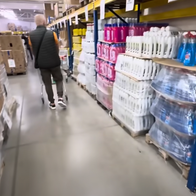 Prizor iz ruskog diskonta Svetofor