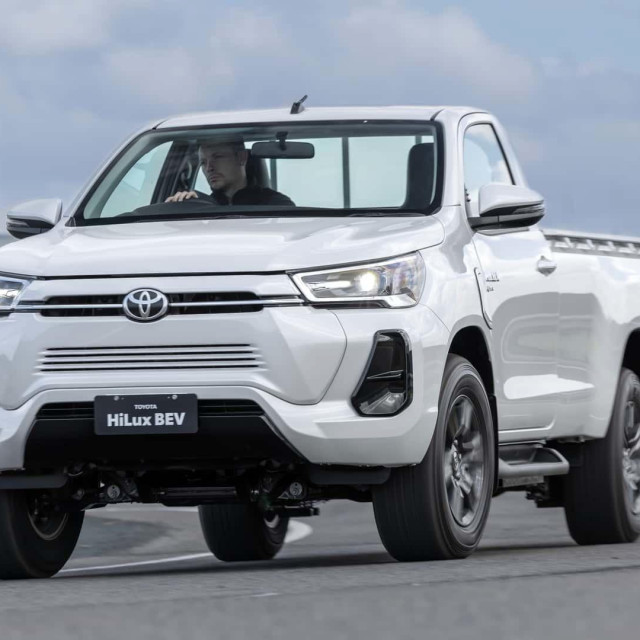 Toyota Hilux Revo BEV