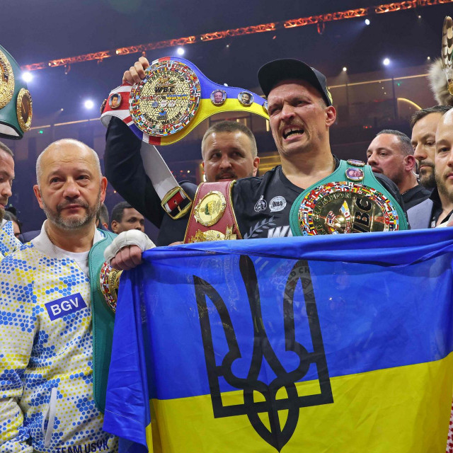 Usyk neposredno nakon proglašenja