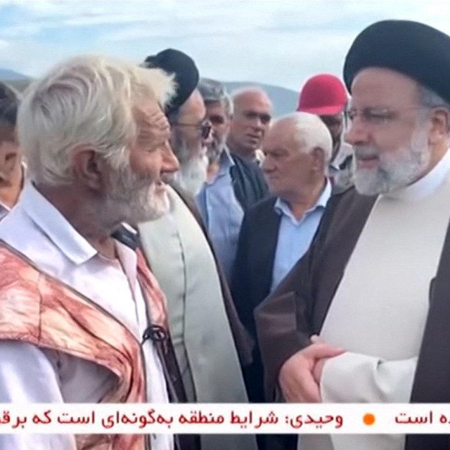 Predsjednik Ebrahim Raisi za vrijeme posjeta Azerbajdžanu.

 

 