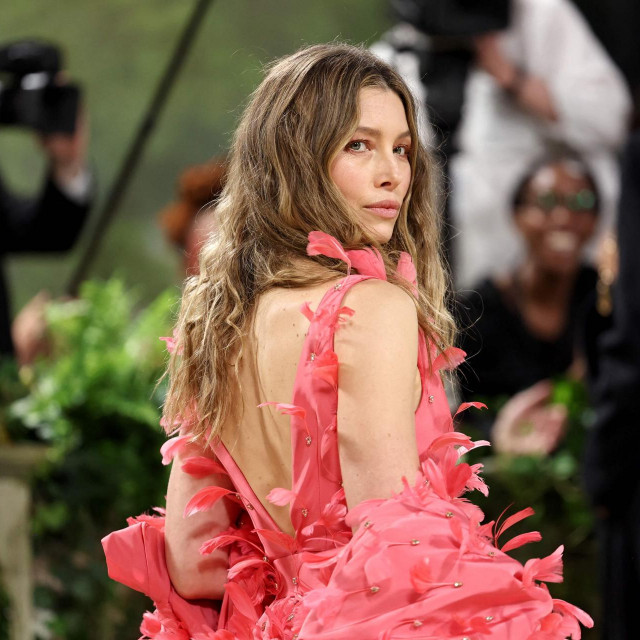 Jessica Biel godinama je nosila dugačku kosu, a sada se odlučila za drastičnu promjenu