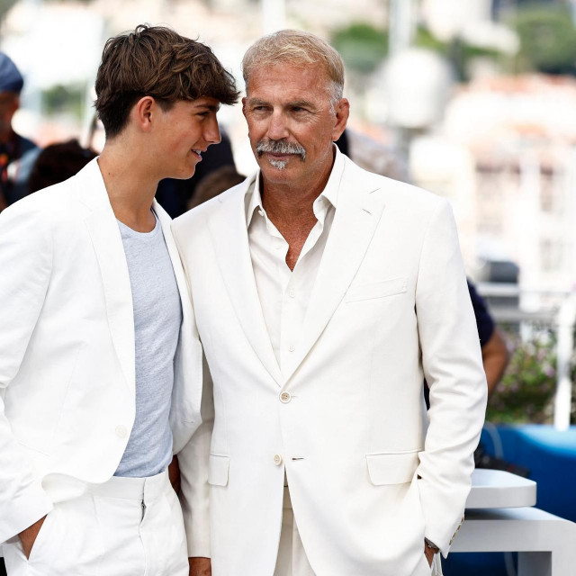 Kevin i Hayes Costner