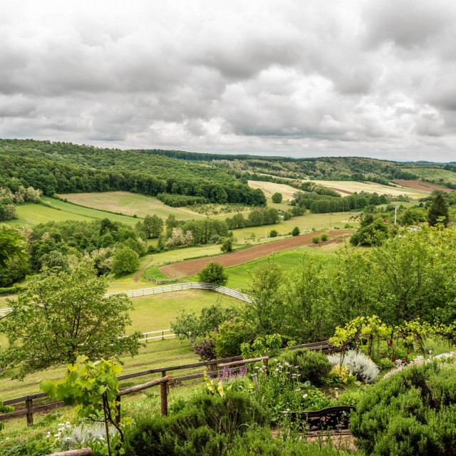 Pogled iz Ribnjačke na vrhovima Bilogore
