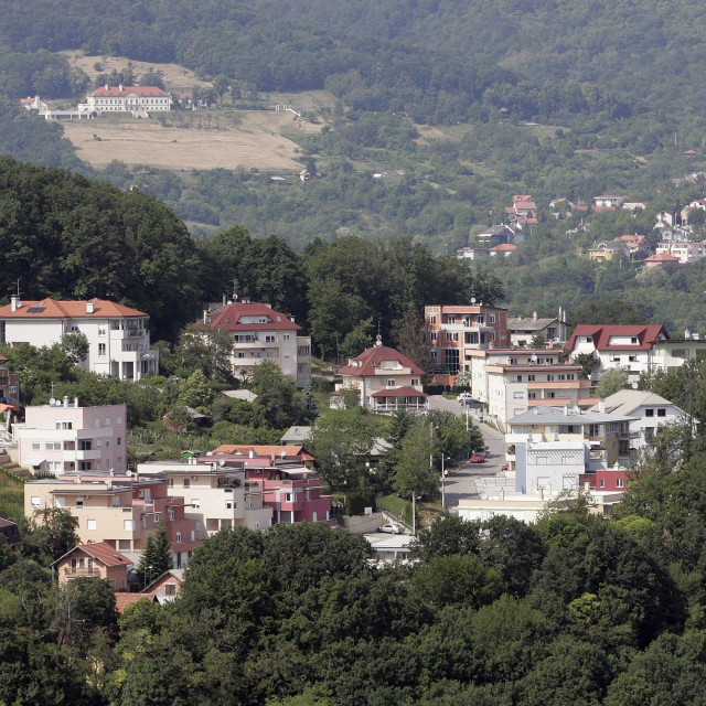 Panorama Zagreba, Šestine i u pozadini Kulmerovi dvori