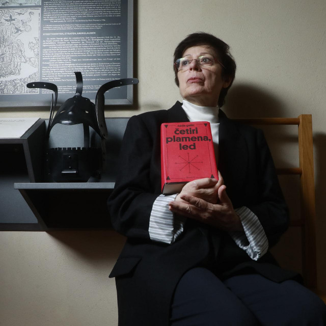  

 

Nada Gašić izdala je novi roman ‘Četiri plamena, led‘ (Sandorf), na temelju dokumenta koji je potpisao poreznik Martin Eberle. U njemu su troškovi iz 1704. pri mučenju i spaljivanju žena optuženih za vještičarenje.