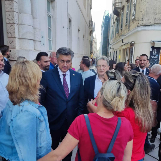 Premijer Plenković i odgajateljice
