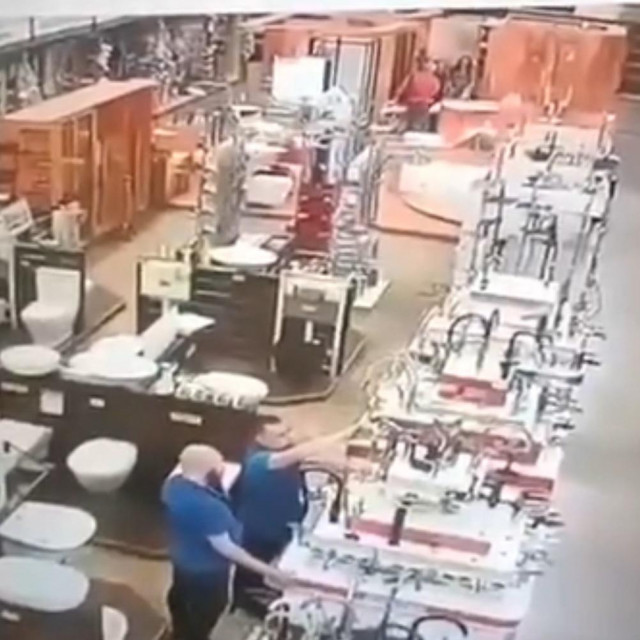 Snimka s nadzorne kamere zabilježila je eksploziju