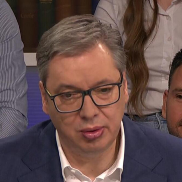 Aleksandar Vučić u ‘Ćirilici‘