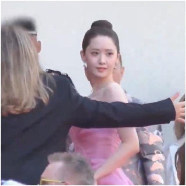 Yoona na crvenom tepihu