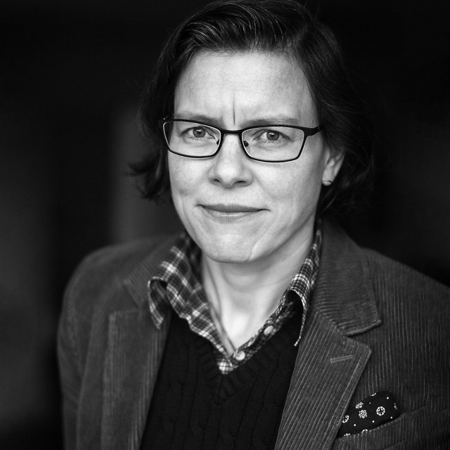 Lena Andersson, poznata švedska književnica i kolumnistica čije su knjige o ljubavnim odnosima, svojevrstne psihološke studije, postale fenomen. Željka Černok prevela je, a Naklada Ljevak objavila romane  ”Namjerno zanemarivanje” i ”Bez osobne odgovornosti”