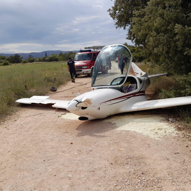 Zrakoplov koji je promašio pistu