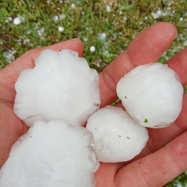 Tuča u Komletincima