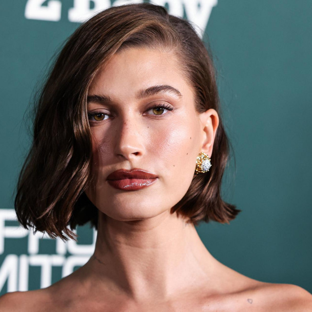 Hailey Bieber zvijezda je nove kampanje Saint Laurent by Anthony Vaccarello