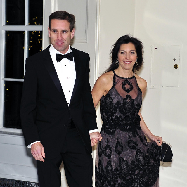 Hallie Biden, udovica Beaua Bidena, bila je u romatničnoj vezi s  njegovim bratom Hunterom Bidenom - zabrinula se kad je registrirani ovisnik kupio pištolj