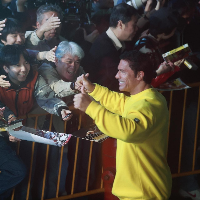 Dwayne Johnson The Rock, pozdravlja publiku na snimanju novog filma ”The Smashing Machine” 