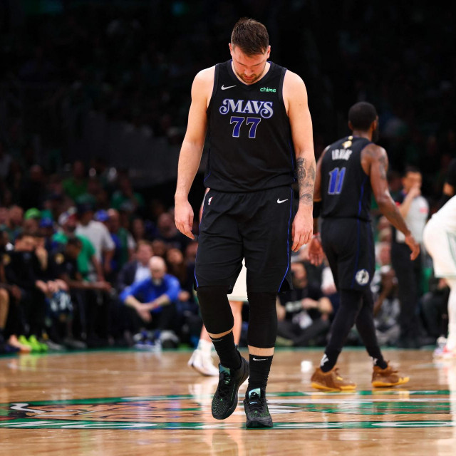 Luka Dončić je pognute glave napustio TD Garden