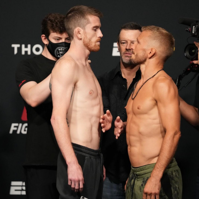 Cory Sandhagen (lijevo) i T.J. Dillashaw