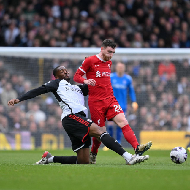 Tosin Adarabioyo i Andy Robertson