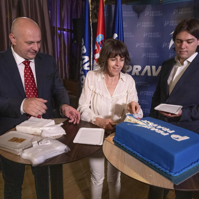 Rezanje torte