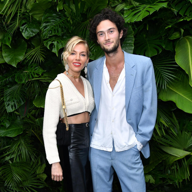 Sienna Miller i Oli Green