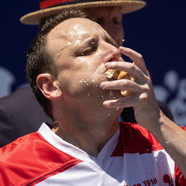 Joey Chestnut na natjecanju 2022. godine