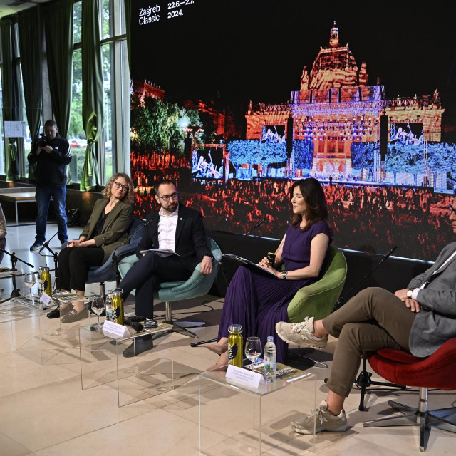 Na fotografiji: Ivana Kocelj, Tomislav Tomašević, Martina Bienenfeld, Massimo Nebuloni