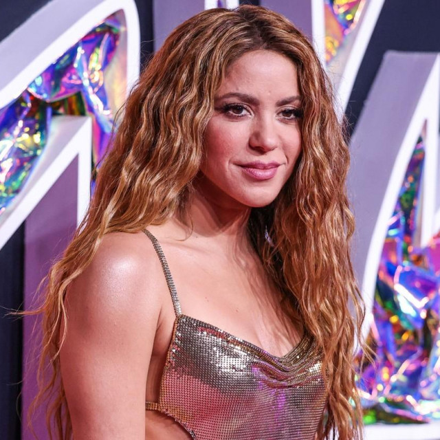  Shakira
