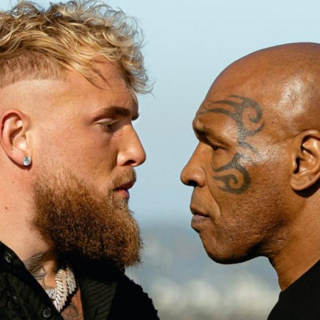 Jake Paul (lijevo) i Mike Tyson (desno)