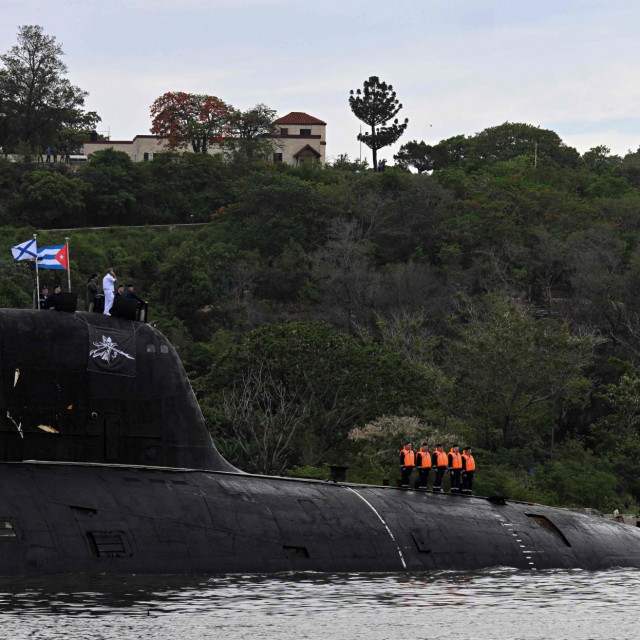 Kazan uplovljava u Havanu