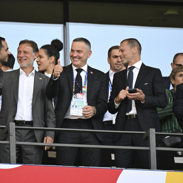 Gordan Jandroković (prvi slijeva), Marijan Kustić, Aleksander Čeferin na utakmici u Berlinu