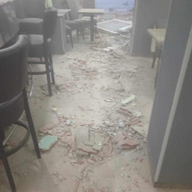 Pijani vozač uletio je kamionom u ugostiteljski objekt