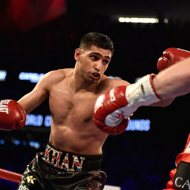 Amir Khan vs. Canelo Alvarez