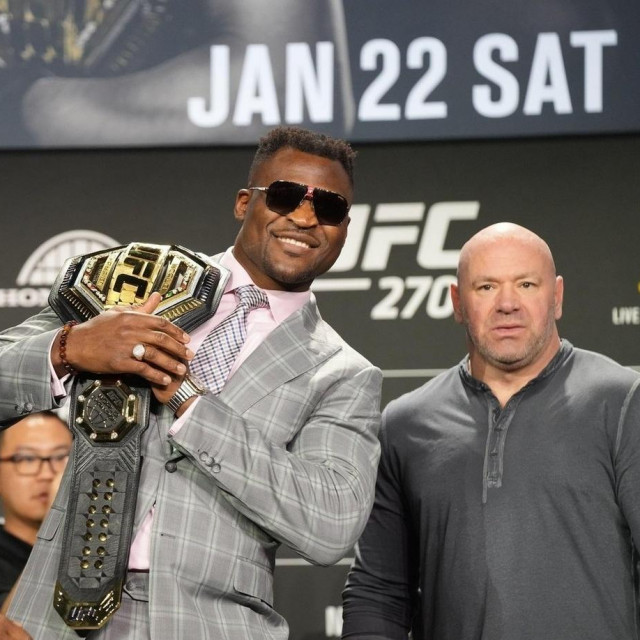 Francis Ngannou (lijevo) i Dana White (desno)