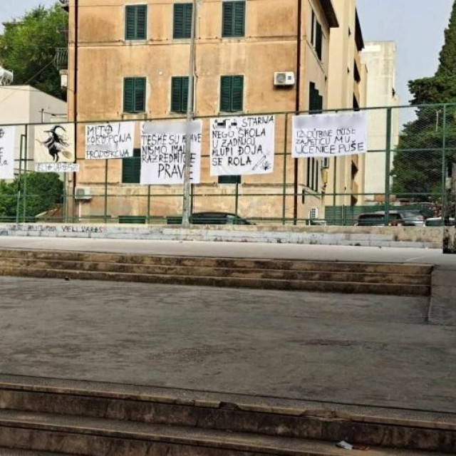 Vulgarni natpisi ispred OŠ ‘Marjan‘