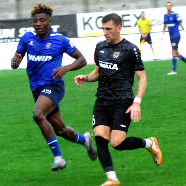 Stephen Chinedu i Luka Lučić u dvoboju