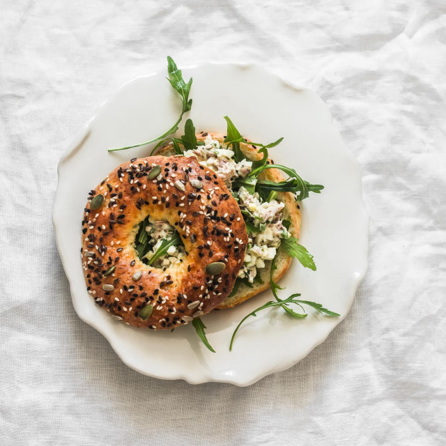 Servirajte je uz bagel