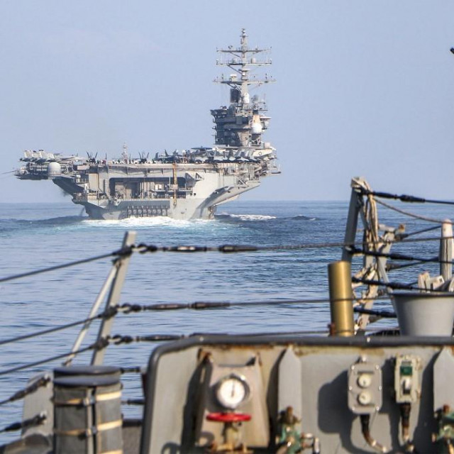 Nosač zrakoplova Dwight D. Eisenhower (arhivska fotografija)