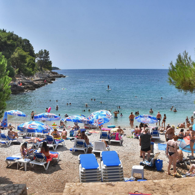 Prepune plaže na vrućinama