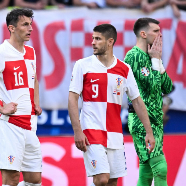 Andrej Kramarić će biti u vrhu napada protiv Italije, a Ante Budimir počinje s klupe