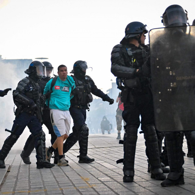 Ilustracija, policija u Francuskoj